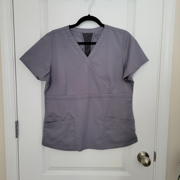 EON Scrub Set - Picture 2 of 5